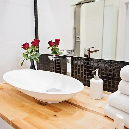 Dominikanska 9 - Bemyguest! In Apartament *