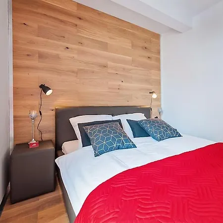 Lägenhet Dominikanska 9 - Bemyguest! In Poznań