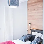 شقة Dominikanska 9 - Bemyguest! In بوزنان