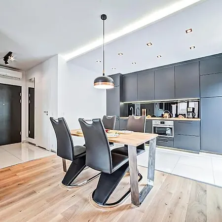 Dominikanska 9 - Bemyguest! In Apartmán Poznaň