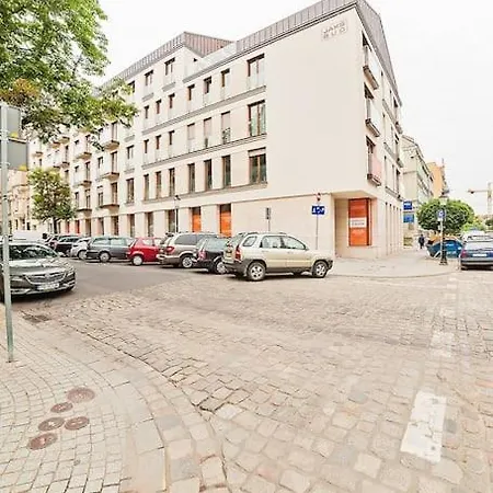 Dominikanska 9 - Bemyguest! In Апартаменты *