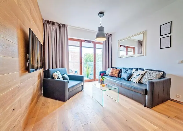 Dominikanska 9 - Bemyguest! In *